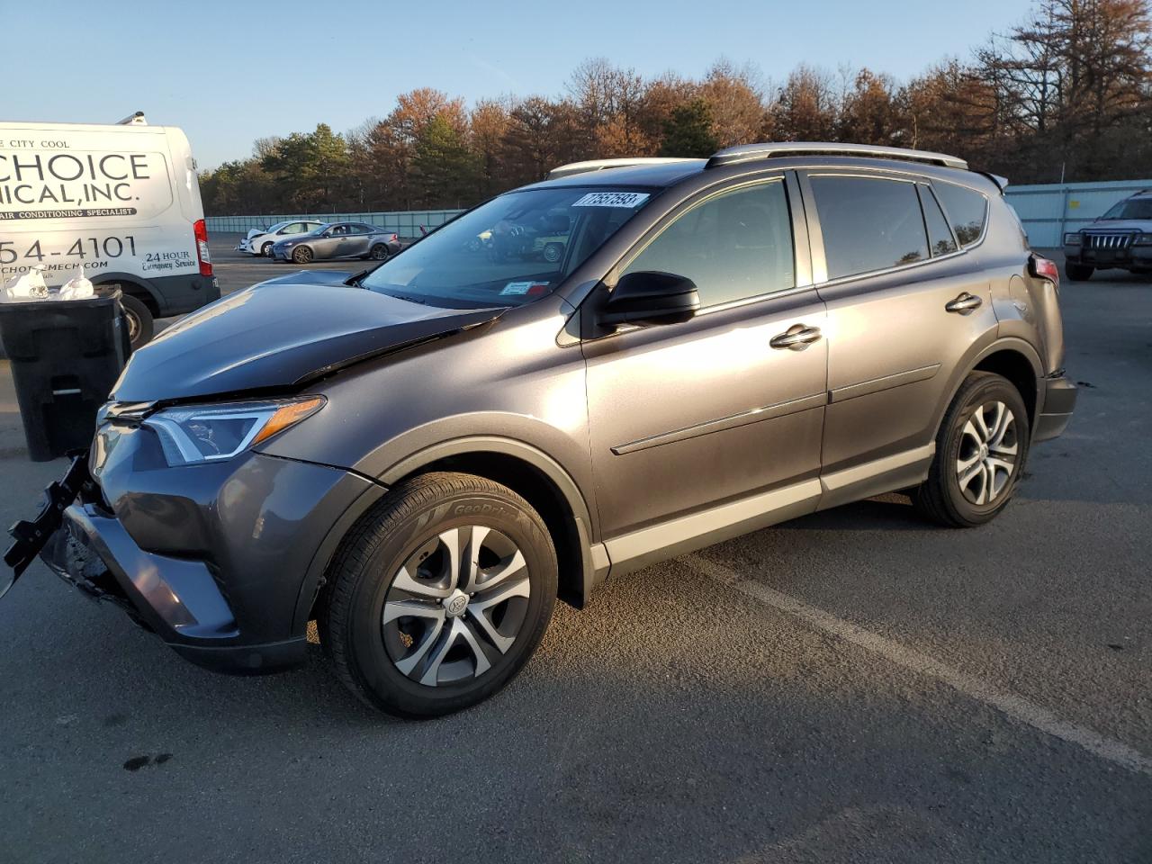 Obraz 1 z 2018 TOYOTA RAV4 LE 2018 z VIN JTMBFREV1JJ214006
