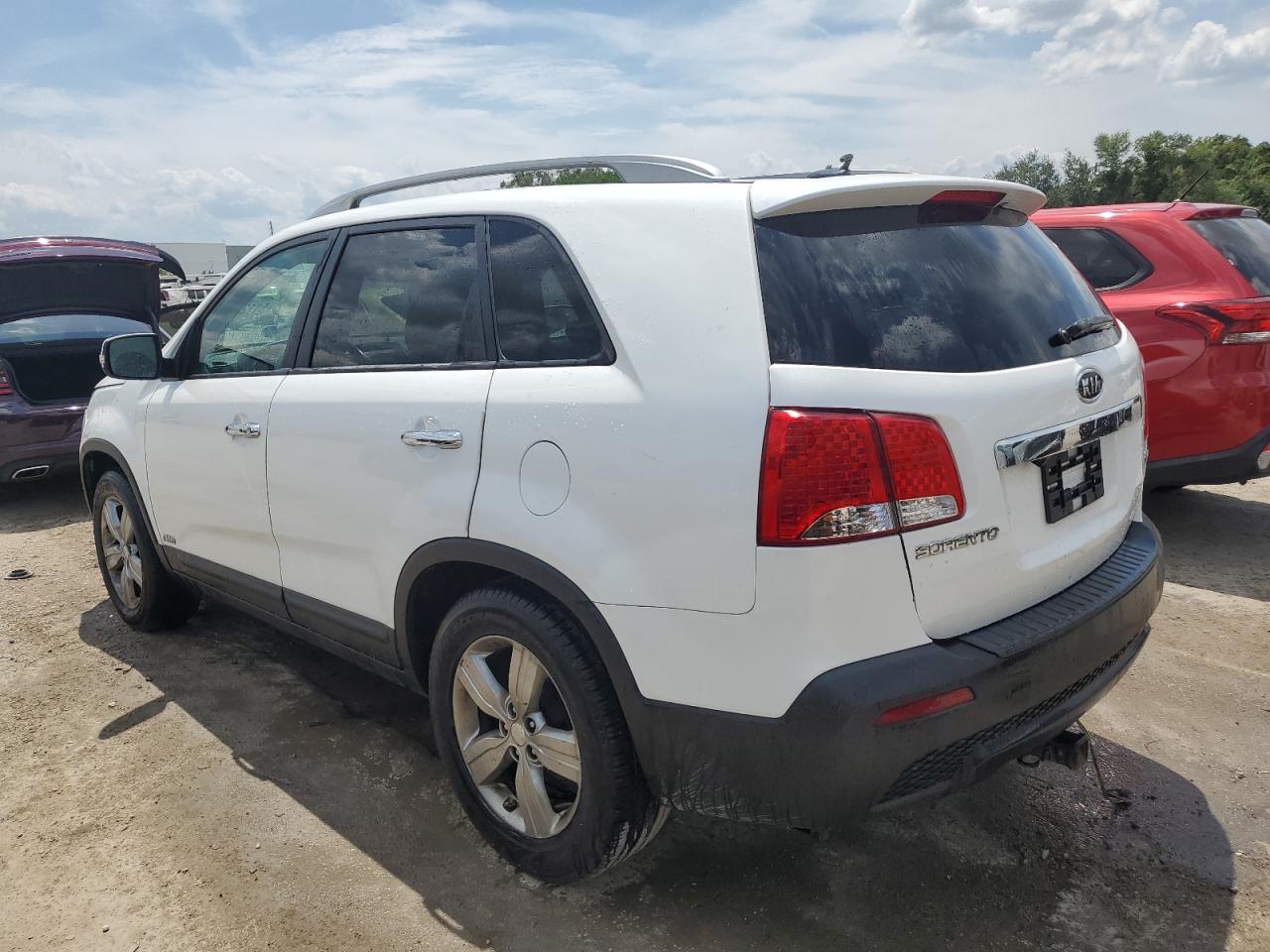 Image 2 of 2013 KIA SORENTO EX 2013 with VIN 5XYKUDA25DG400074