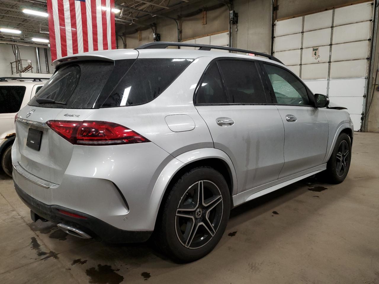 Obraz 3 z 2020 MERCEDES-BENZ GLE 350 4MATIC 2020 z VIN 4JGFB4KE2LA049392