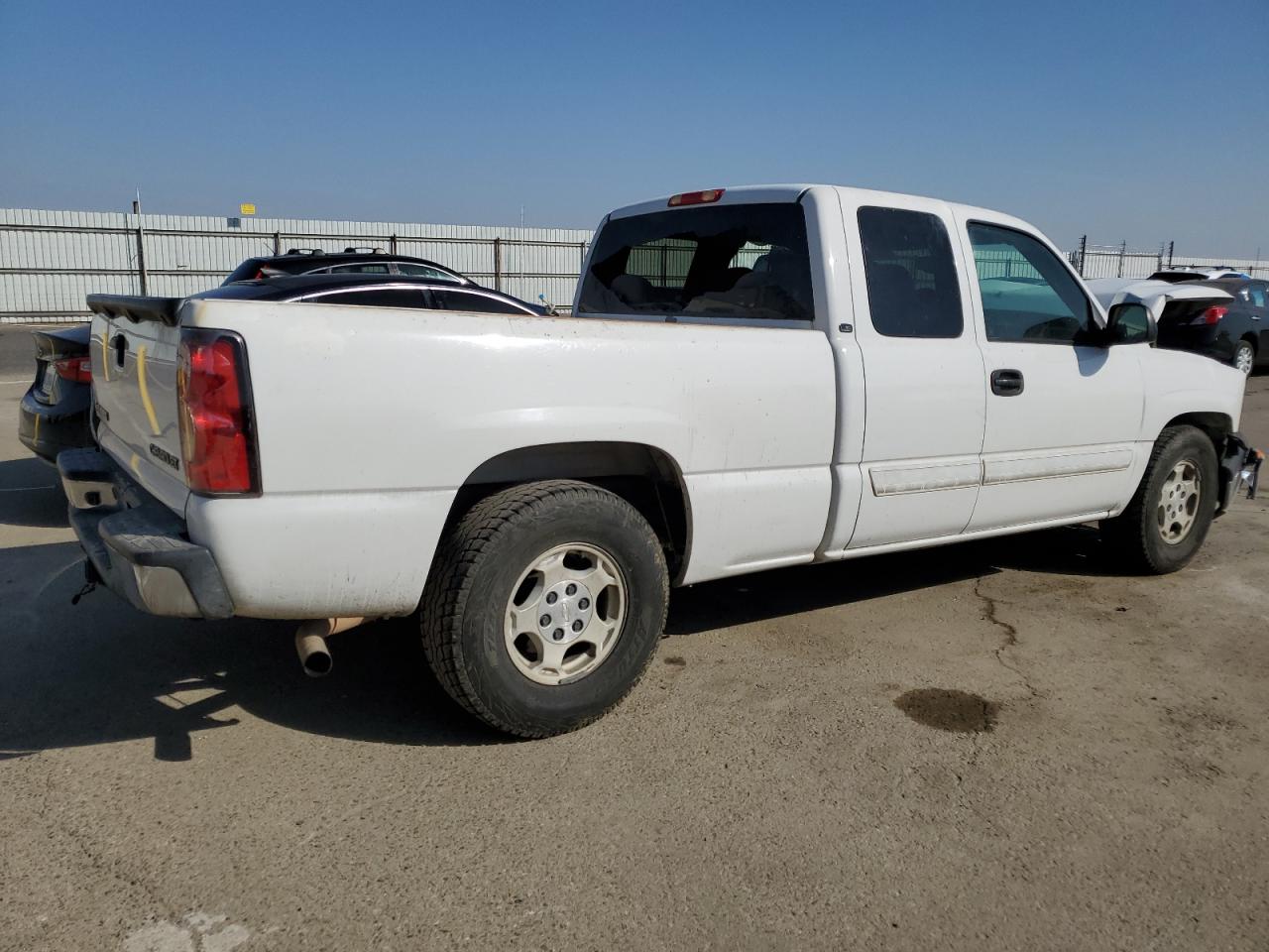 Obraz 3 z 2004 CHEVROLET SILVERADO C1500 2004 z VIN 2GCEC19V641113964