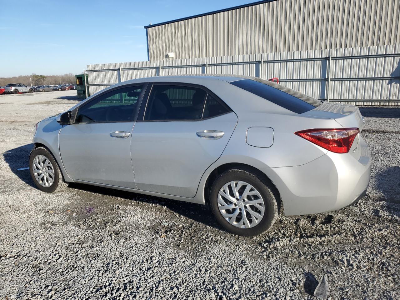 Obraz 2 z 2018 TOYOTA COROLLA L 2018 z VIN 5YFBURHE6JP829874