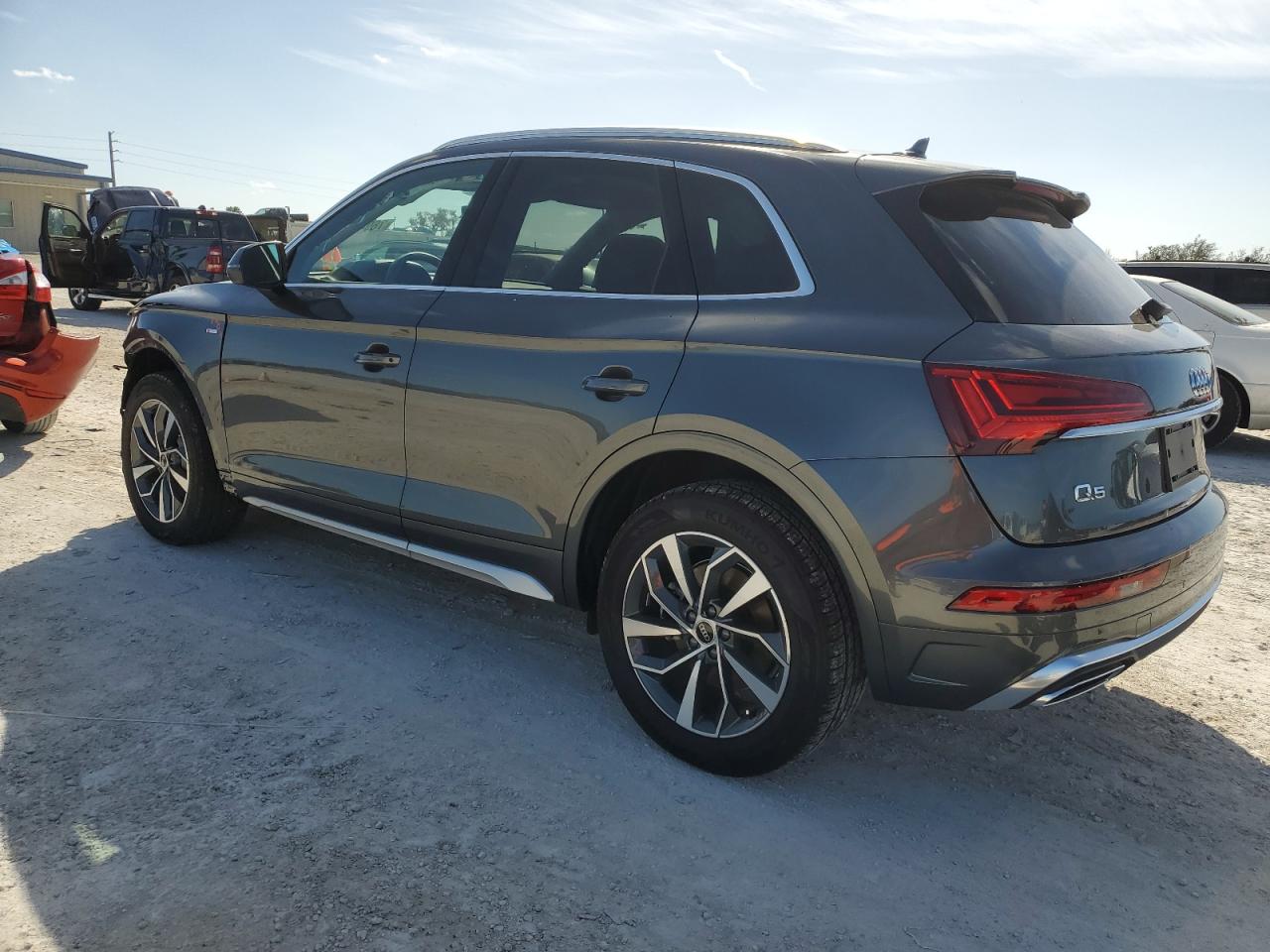 Изображение 2 2023 AUDI Q5 PREMIUM PLUS 45 2023 с VIN WA1EAAFY3P2024663
