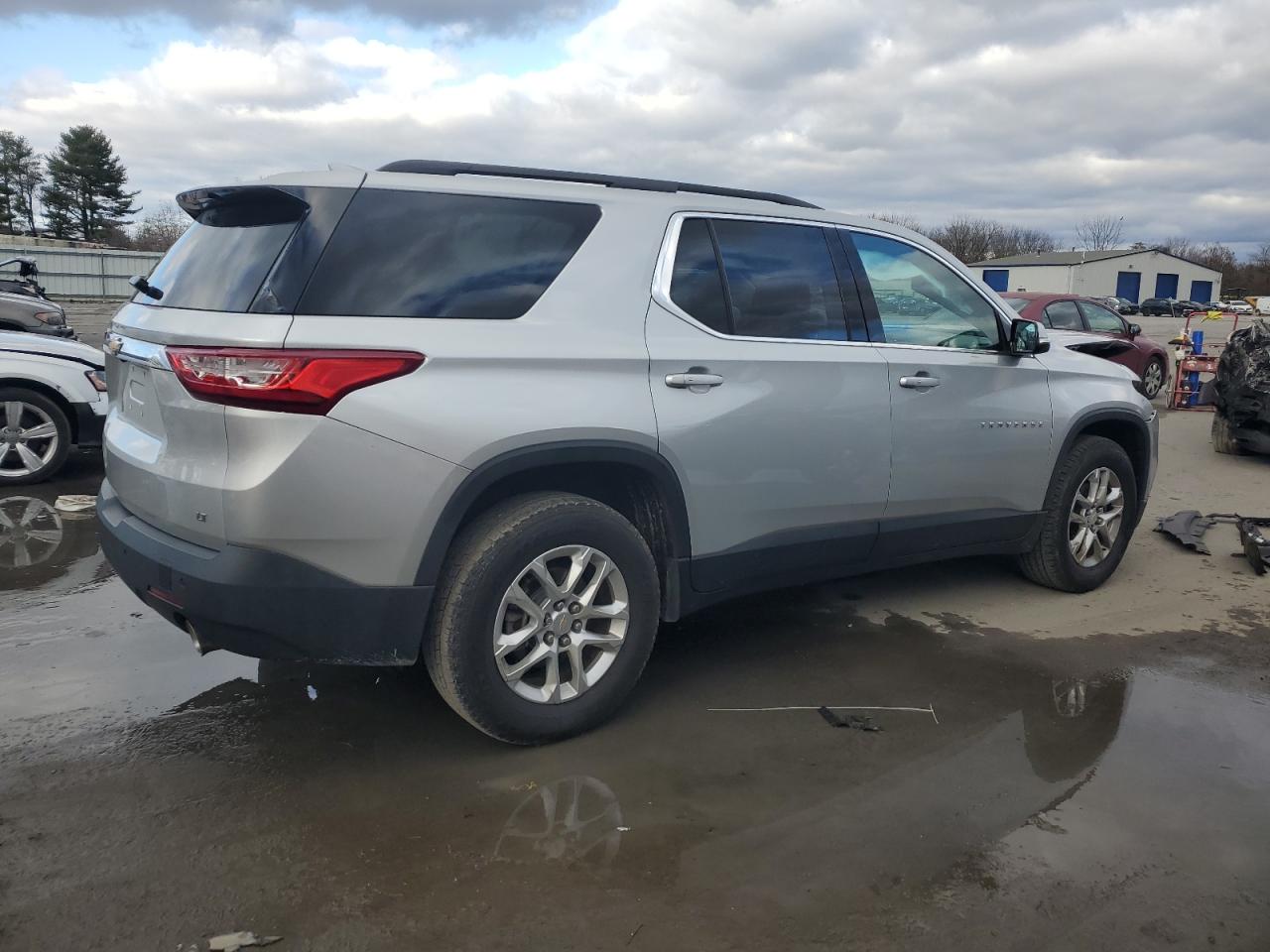 Obraz 3 z 2019 CHEVROLET TRAVERSE LT 2019 z VIN 1GNERGKW5KJ175340