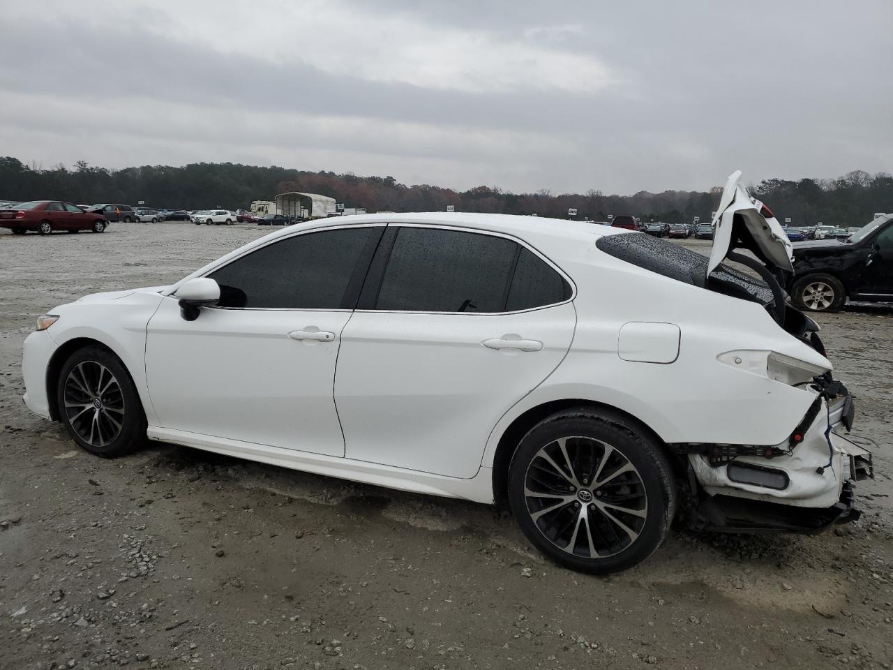 Изображение 2 2018 TOYOTA CAMRY L 2018 с VIN 4T1B11HK4JU101209