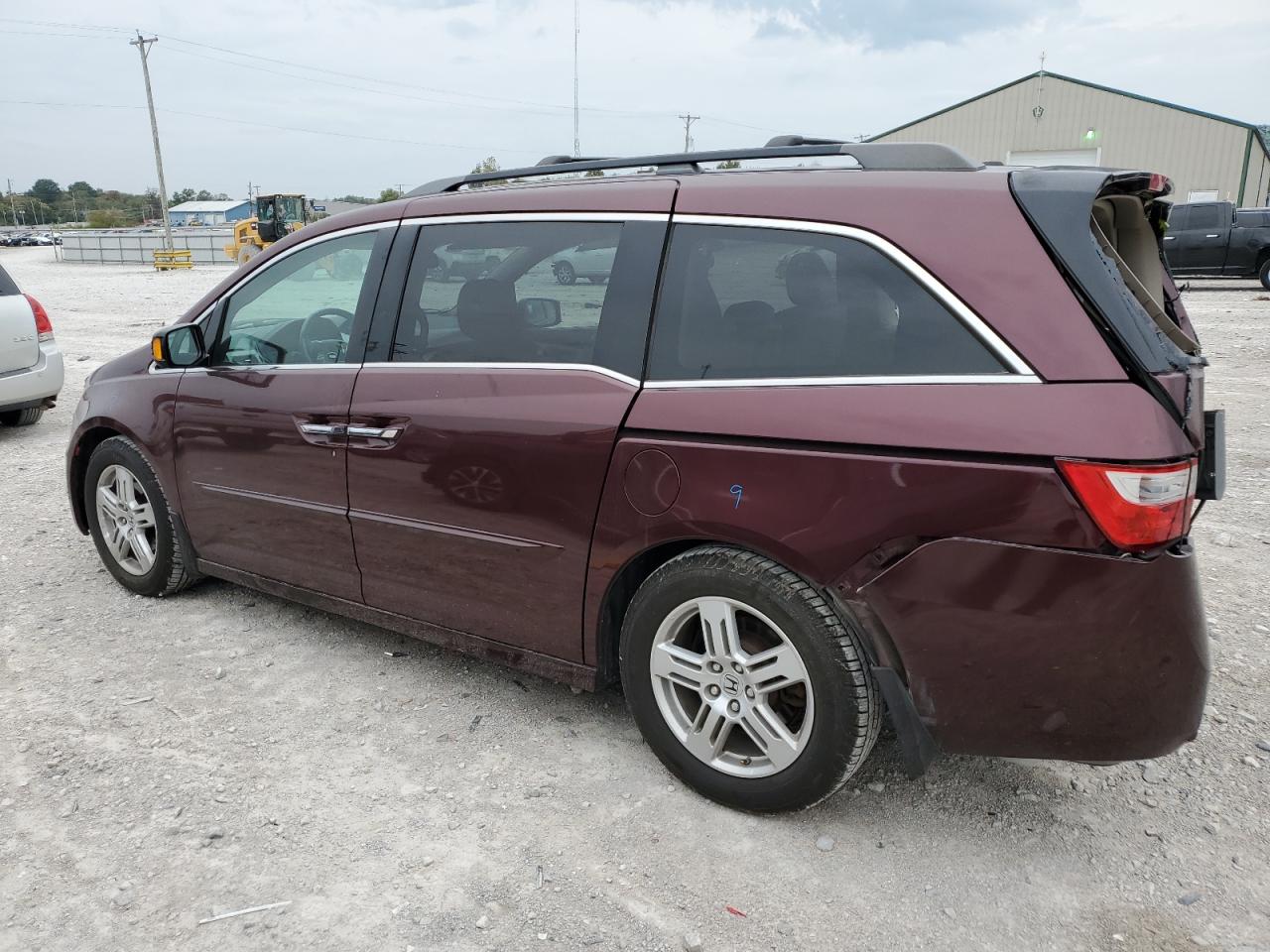 Image 2 of 2013 HONDA ODYSSEY TOURING 2013 with VIN 5FNRL5H96DB037267