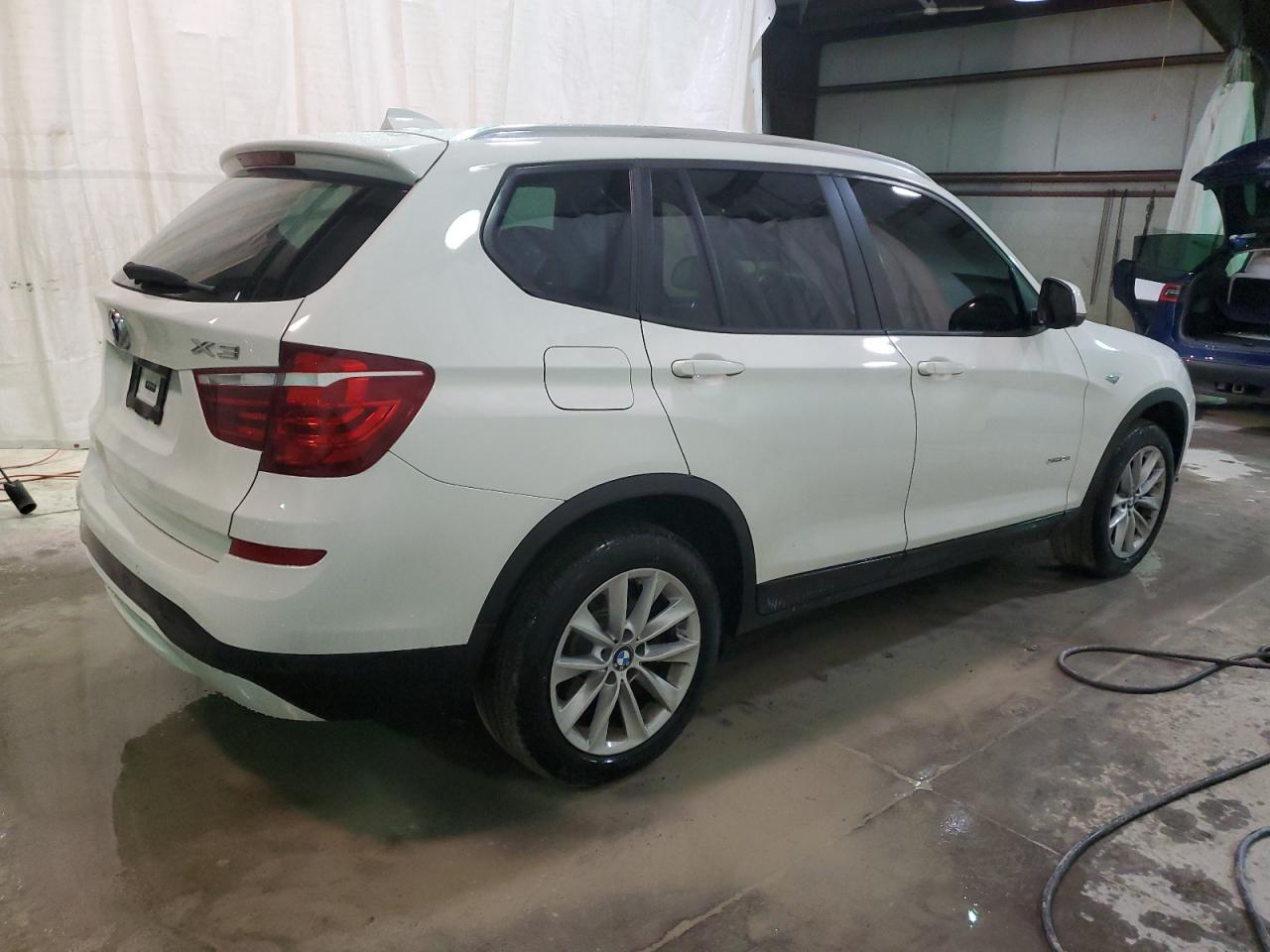 Изображение 3 2017 BMW X3 XDRIVE28I 2017 с VIN 5UXWX9C35H0T24653