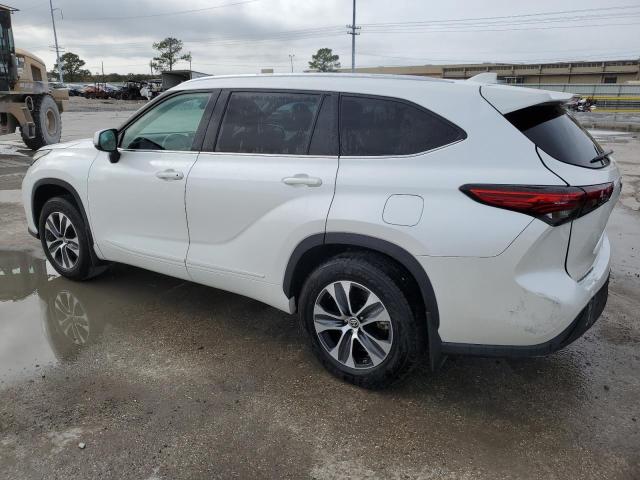 Image 2 of 2021 TOYOTA HIGHLANDER XLE 2021 with VIN 5TDGZRAH2MS044453