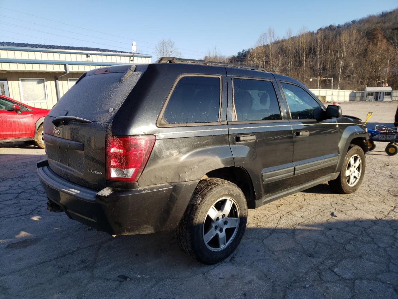 Image 3 of 2005 JEEP GRAND CHEROKEE LAREDO 2005 with VIN 1J4HR48NX5C564013
