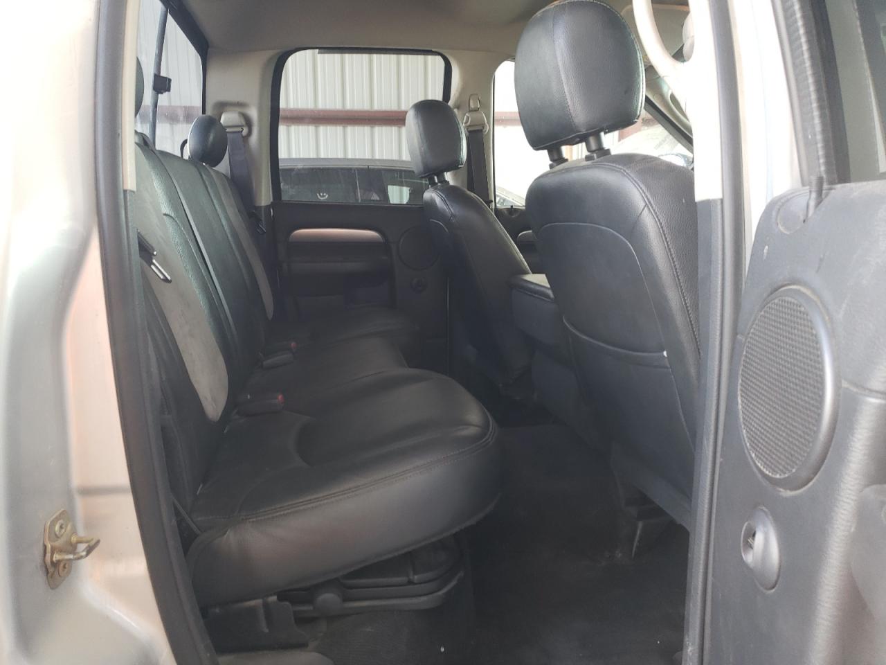 Image 2 of 2004 DODGE RAM 2500 ST 2004 with VIN 1D7KU28DX4J172686