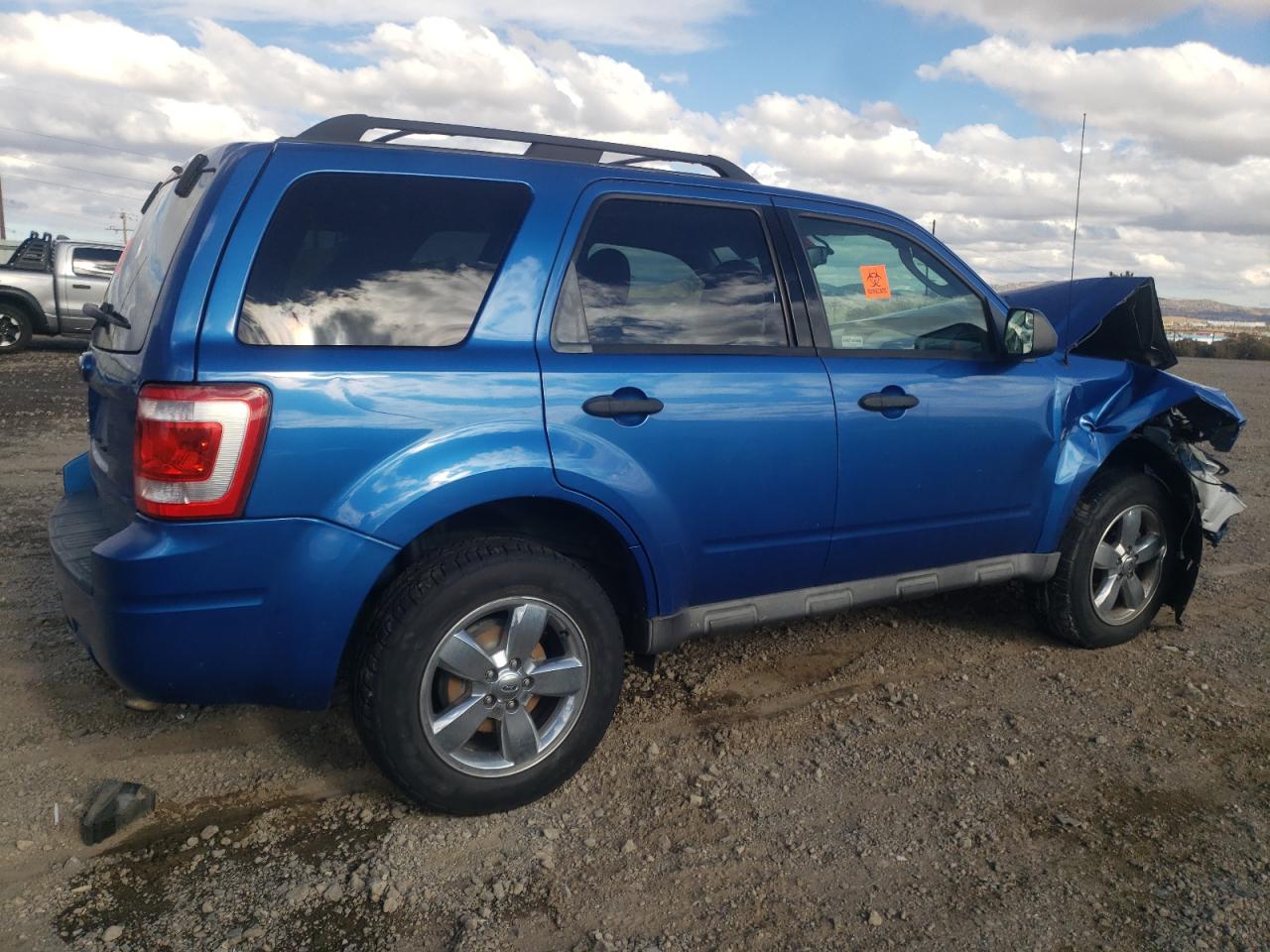 Image 3 of 2011 FORD ESCAPE XLT 2011 with VIN 1FMCU0D72BKA44481