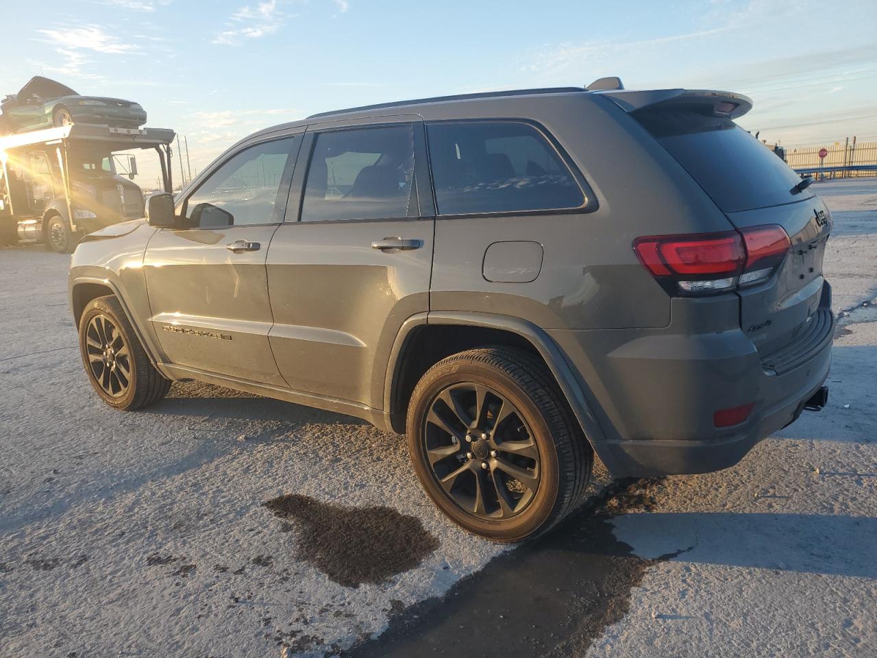 Изображение 2 2022 JEEP GRAND CHEROKEE LAREDO E 2022 с VIN 1C4RJFAG8NC144307