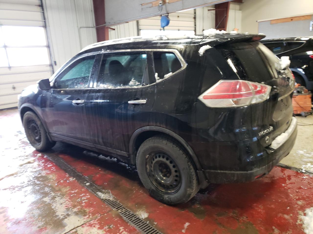 Image 2 of 2016 NISSAN ROGUE S 2016 with VIN KNMAT2MV7GP596254