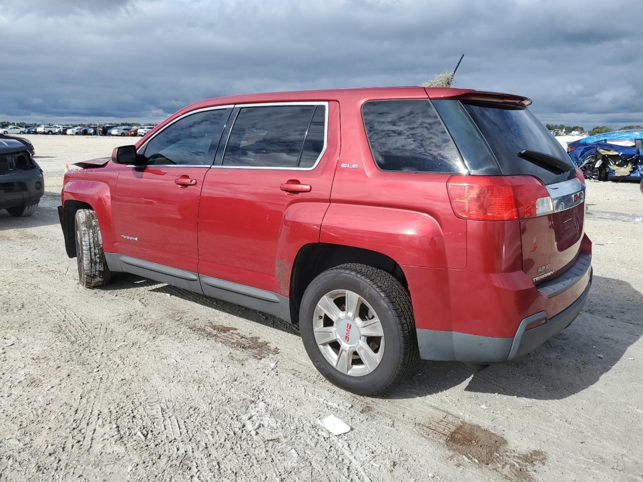 Image 2 of 2013 GMC TERRAIN SLE 2013 with VIN 2GKALMEK8D6175174