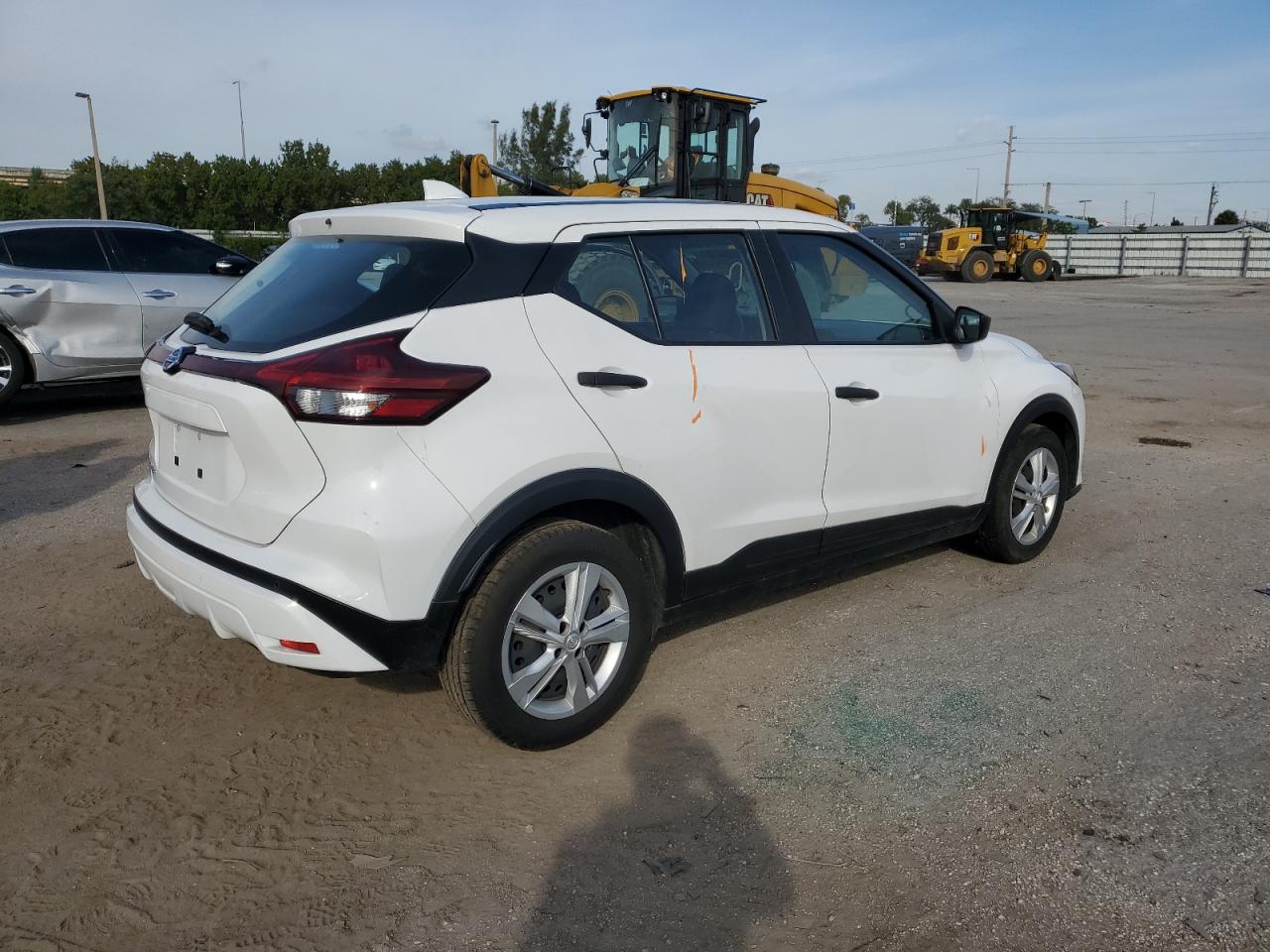 Изображение 3 2021 NISSAN KICKS S 2021 с VIN 3N1CP5BV9ML476550
