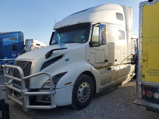 Image 2 of 2022 VOLVO VN VNL 2022 with VIN 4V4NC9EH7NN293443