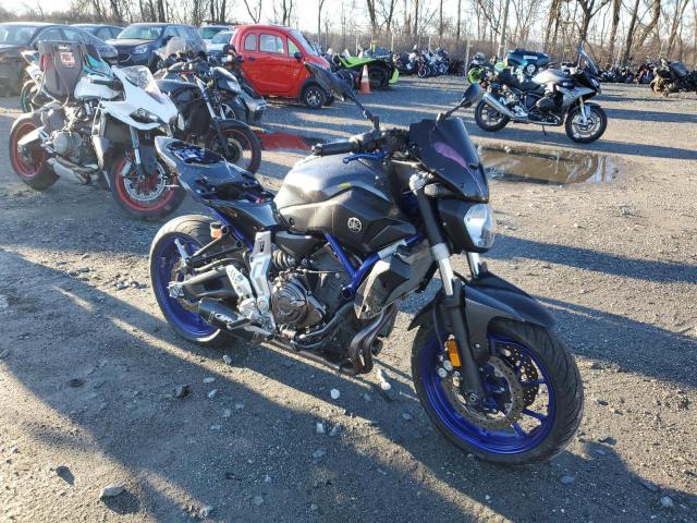 Obraz 1 z 2015 YAMAHA FZ07  2015 z VIN JYARM06E7FA000347