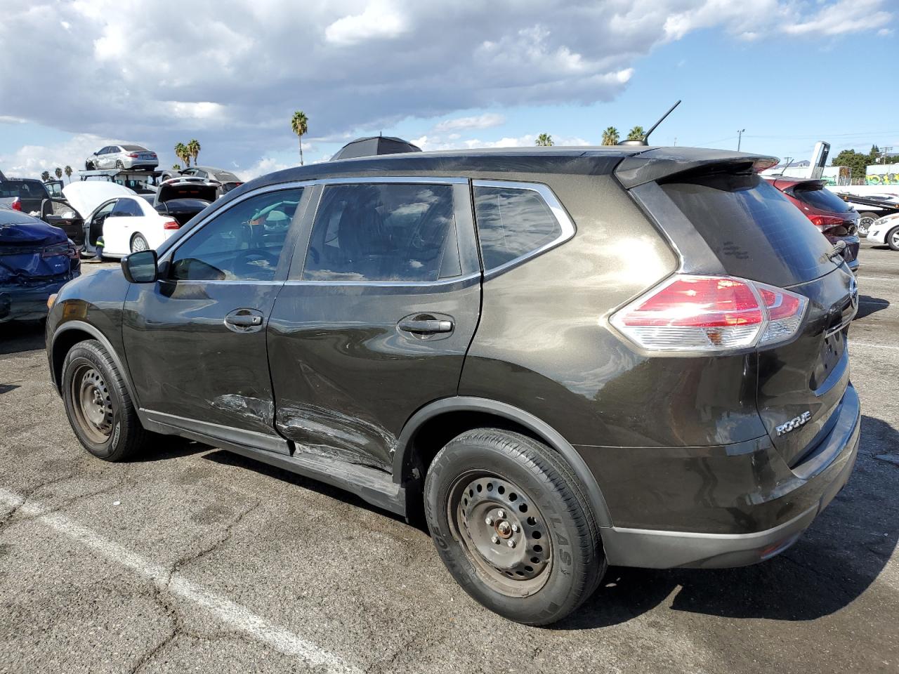 Image 2 of 2016 NISSAN ROGUE S 2016 with VIN KNMAT2MV2GP681986
