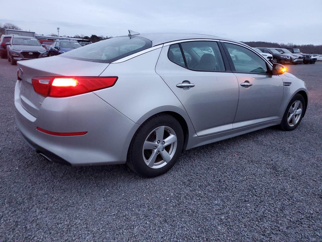 Изображение 3 2015 KIA OPTIMA LX 2015 с VIN 5XXGM4A74FG382580