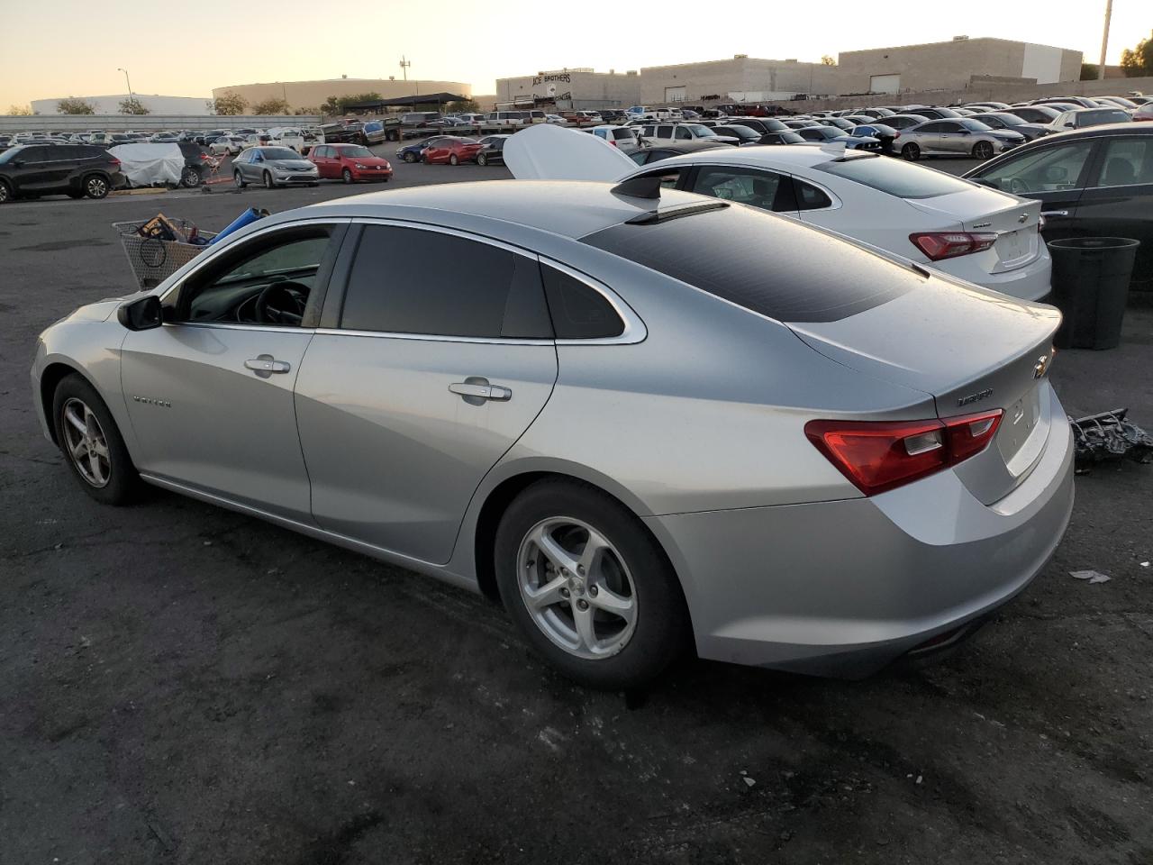 Изображение 2 2016 CHEVROLET MALIBU LS 2016 с VIN 1G1ZB5ST0GF297728