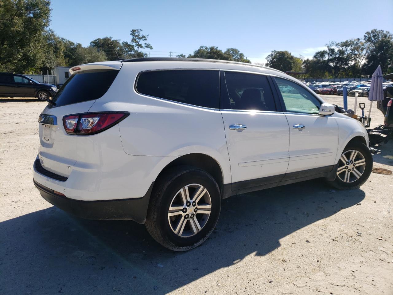 Obraz 3 z 2017 CHEVROLET TRAVERSE LT 2017 z VIN 1GNKVHKD9HJ314851