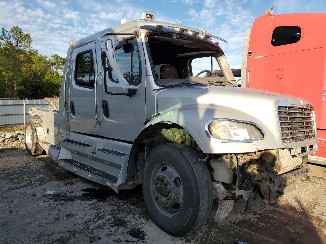 Freightliner Sport Chassis 106 2015 image