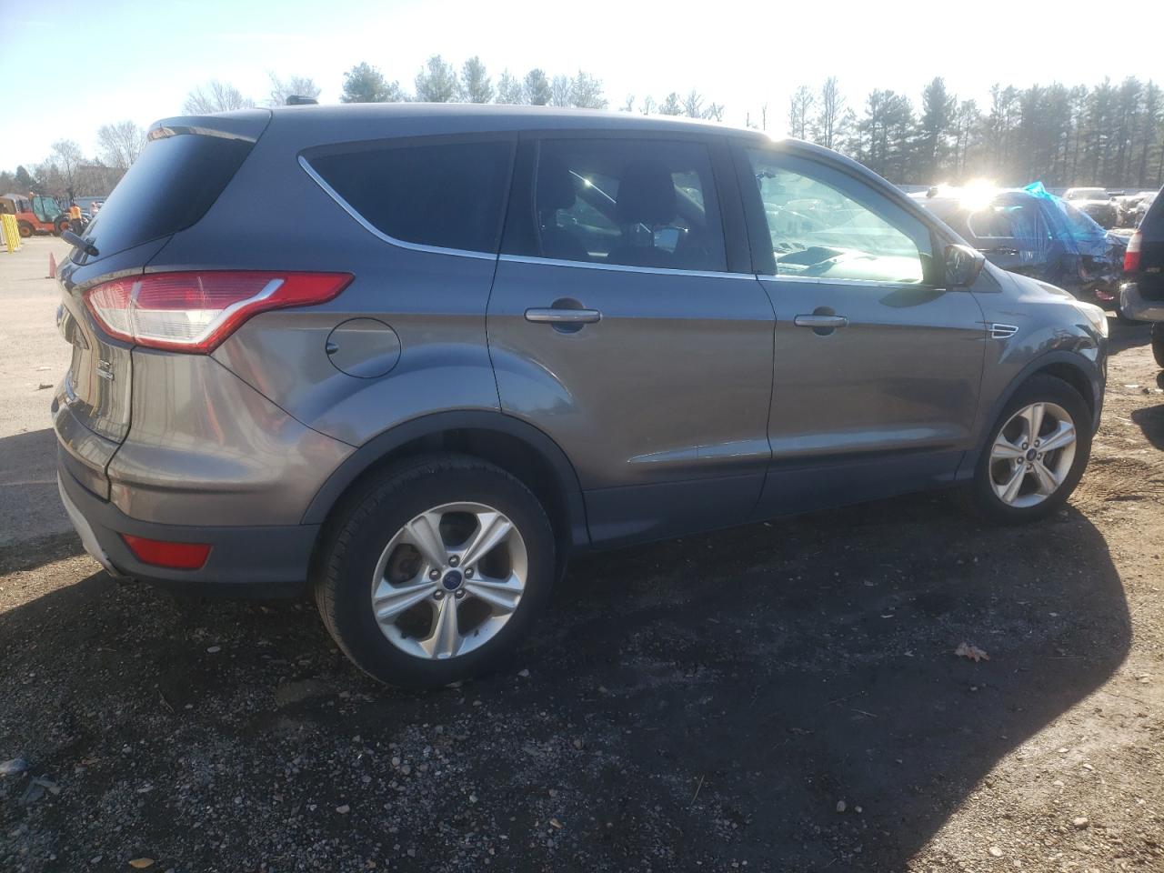 Image 3 of 2014 FORD ESCAPE SE 2014 with VIN 1FMCU9GXXEUA02147