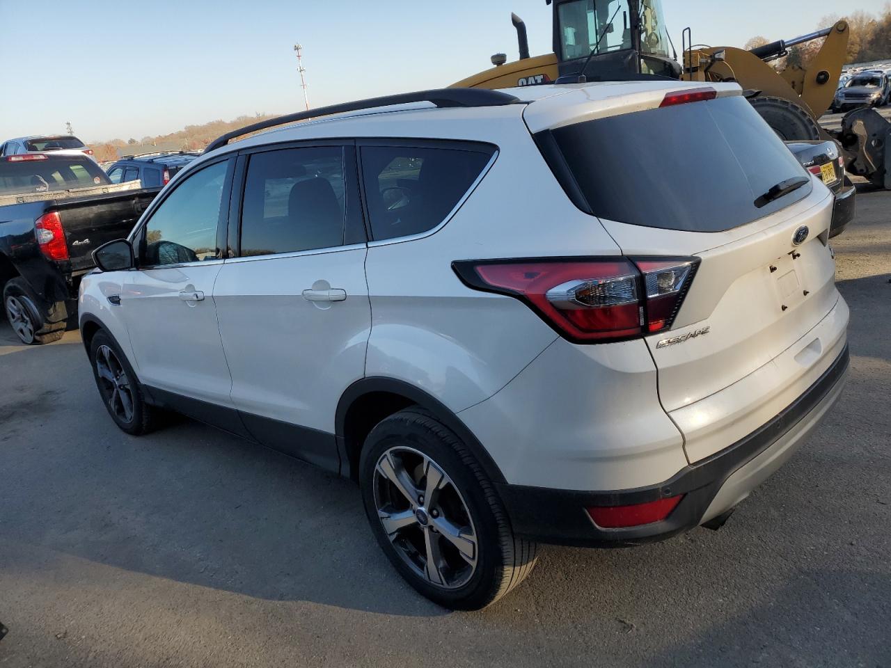 Изображение 2 2017 FORD ESCAPE SE 2017 с VIN 1FMCU9GDXHUC30840