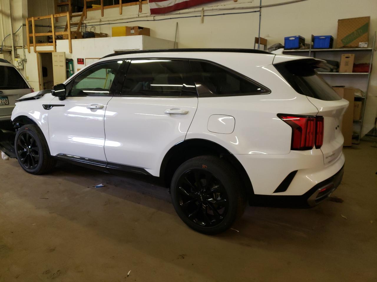 Изображение 2 2023 KIA SORENTO SX 2023 с VIN 5XYRKDLF8PG213355
