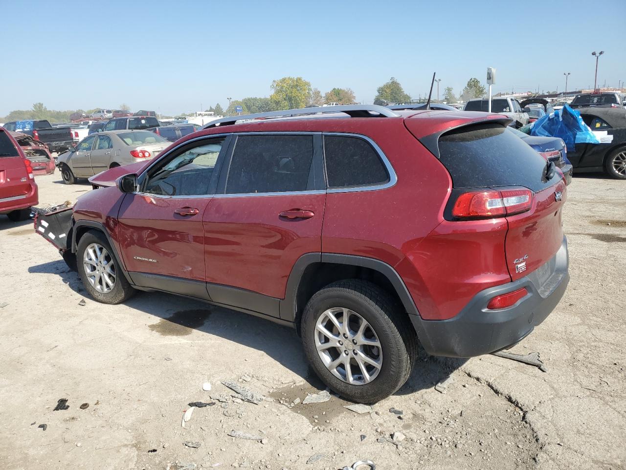 Изображение 2 2016 JEEP CHEROKEE LATITUDE 2016 с VIN 1C4PJMCB9GW219126