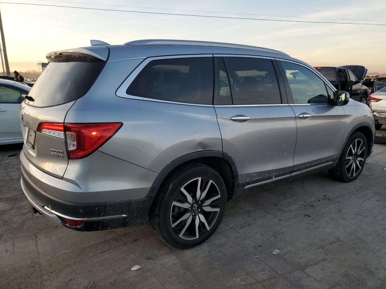 Image 3 of 2020 HONDA PILOT TOURING 2020 with VIN 5FNYF6H62LB020639