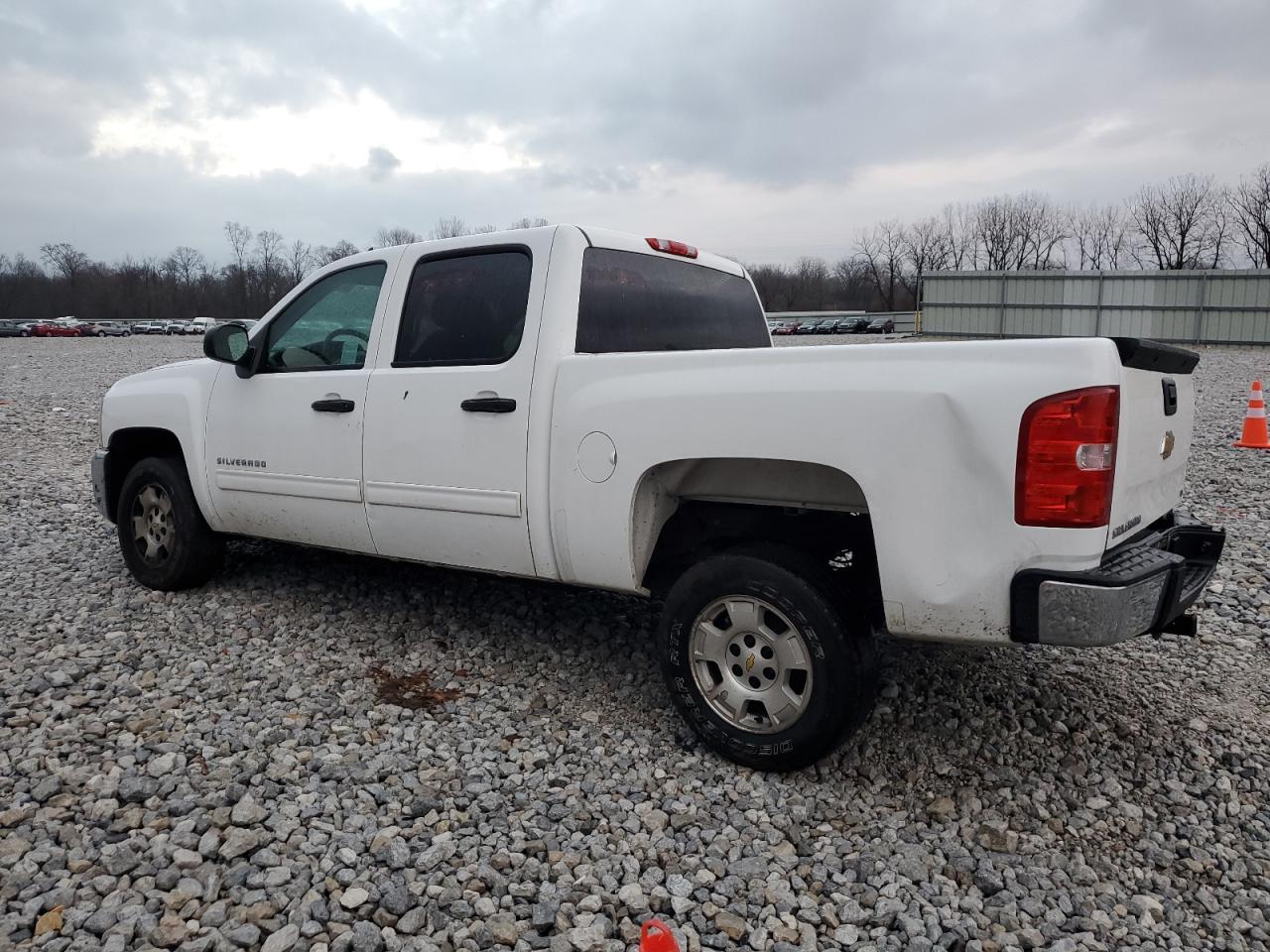 Image 2 of 2013 CHEVROLET SILVERADO C1500 LT 2013 with VIN 3GCPCSE00DG190796