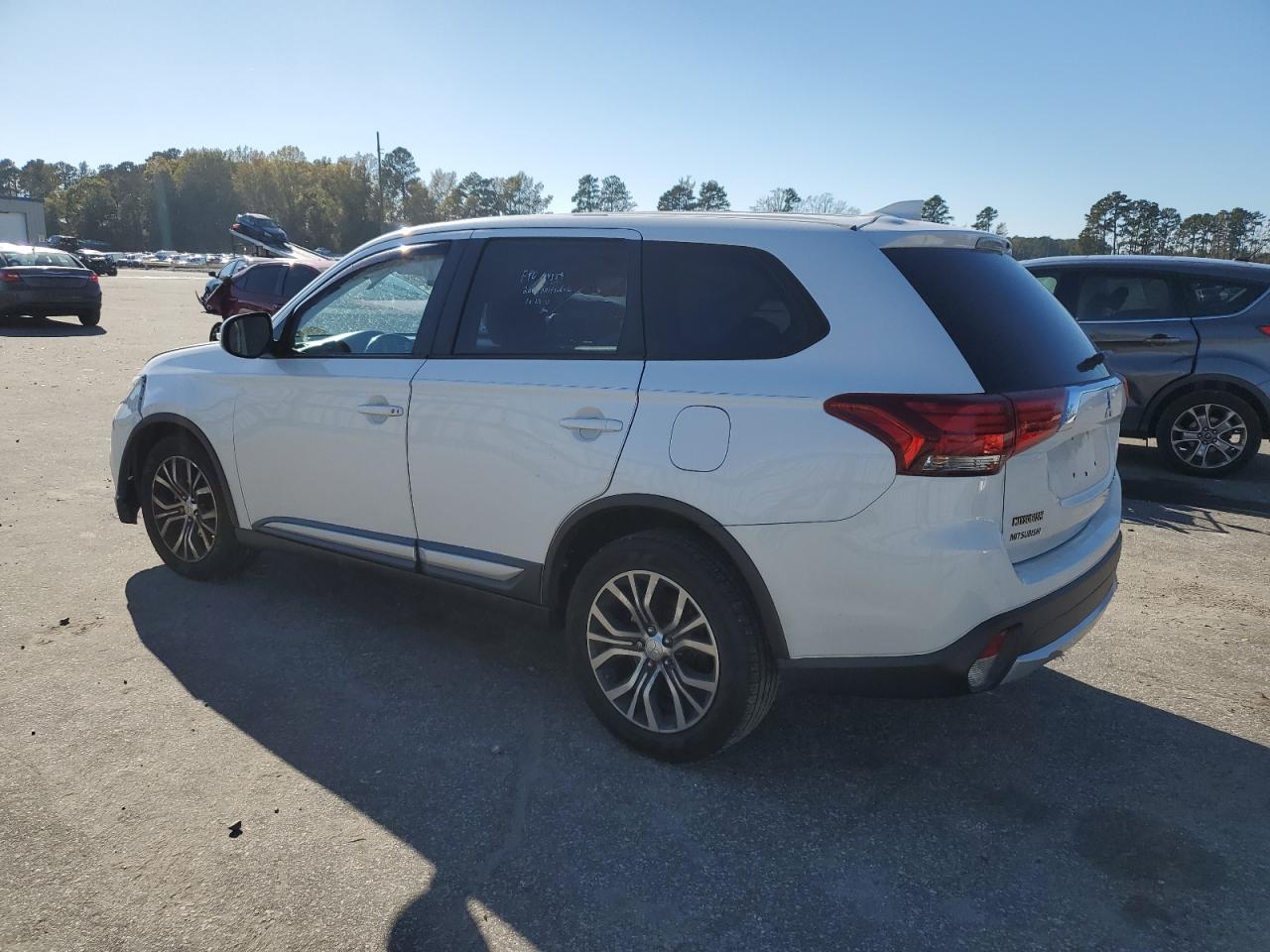 Image 2 of 2017 MITSUBISHI OUTLANDER SE 2017 with VIN JA4AD3A38HZ029945