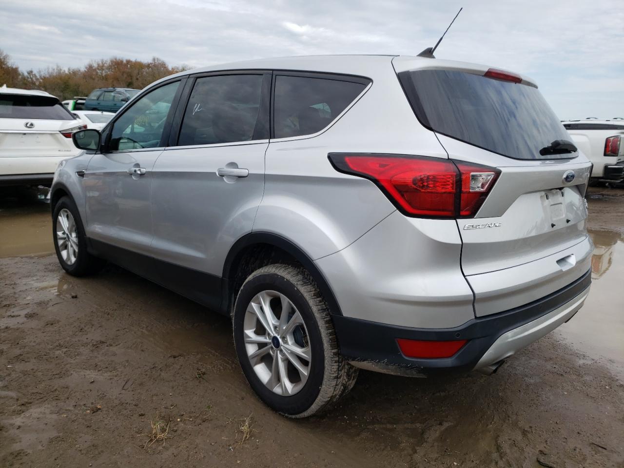 Image 2 of 2019 FORD ESCAPE SE 2019 with VIN 1FMCU0GD6KUC34421