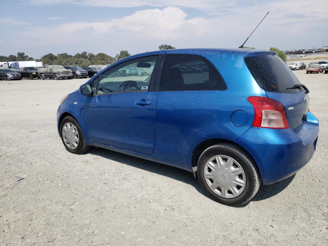 Image 2 of 2007 TOYOTA YARIS  2007 with VIN JTDJT923X75138178