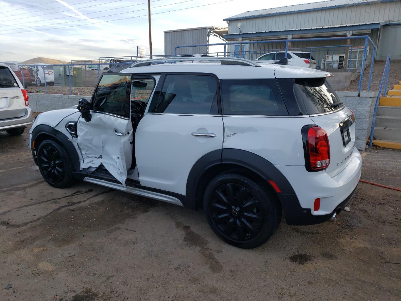 Image 2 of 2020 MINI COOPER S COUNTRYMAN ALL4 2020 with VIN WMZYX1C06L3L70694