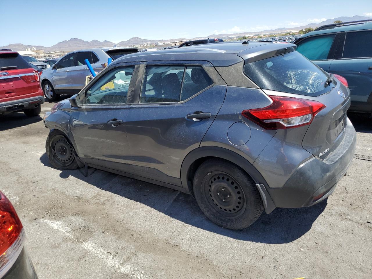 Image 2 of 2018 NISSAN KICKS S 2018 with VIN 3N1CP5CU4JL543055