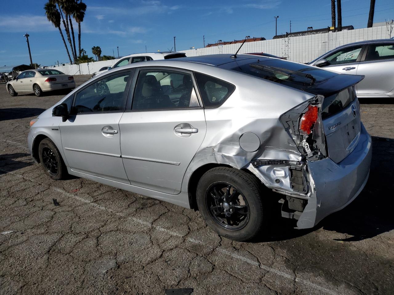 Image 2 of Toyota Prius 2013 with VIN JTDKN3DU2D1691881