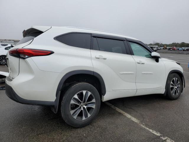 Image 3 of 2021 TOYOTA HIGHLANDER XLE 2021 with VIN 5TDGZRBH8MS525029