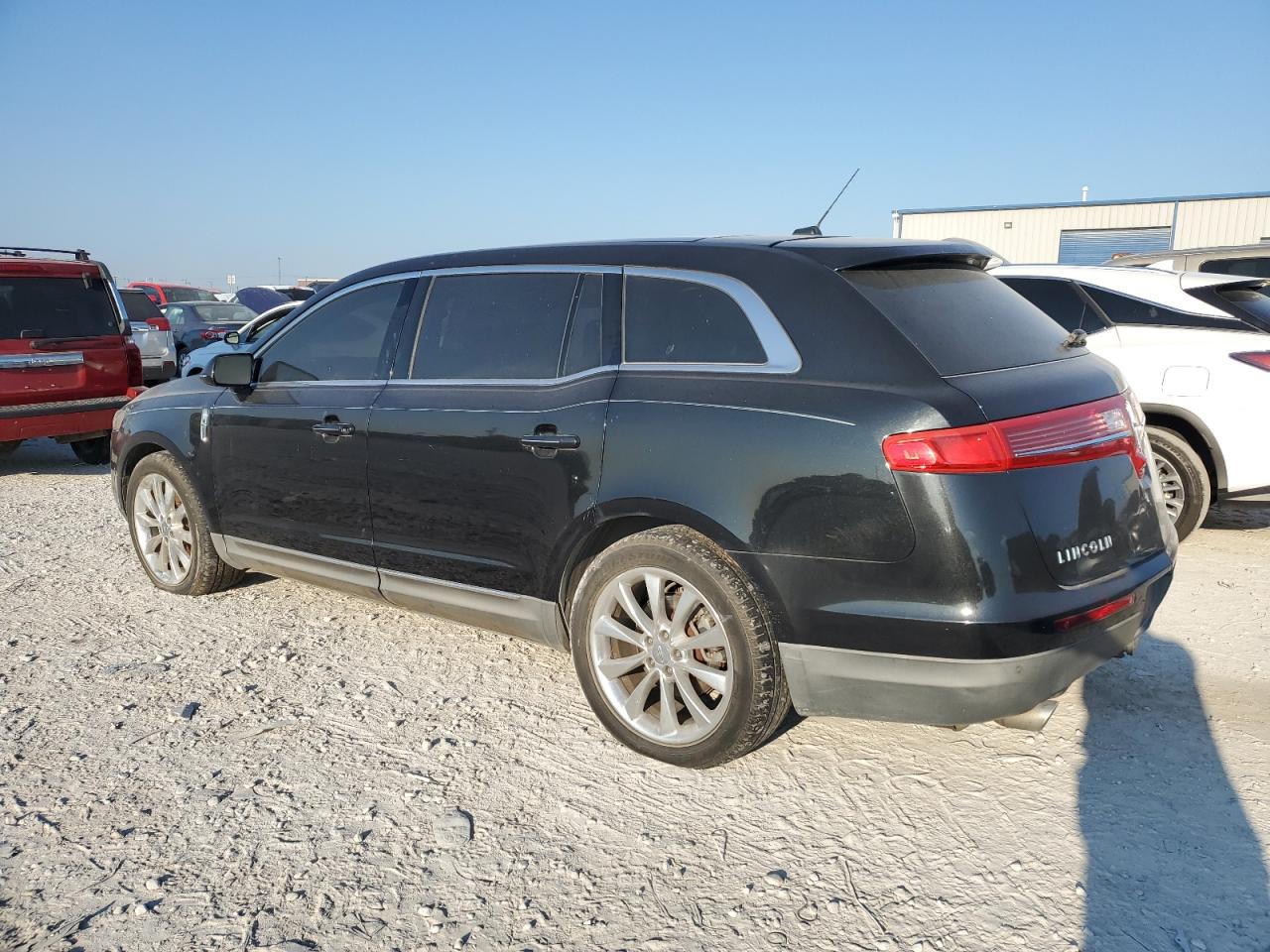 Image 2 of 2010 LINCOLN MKT  2010 with VIN 2LMHJ5AT3ABJ03211