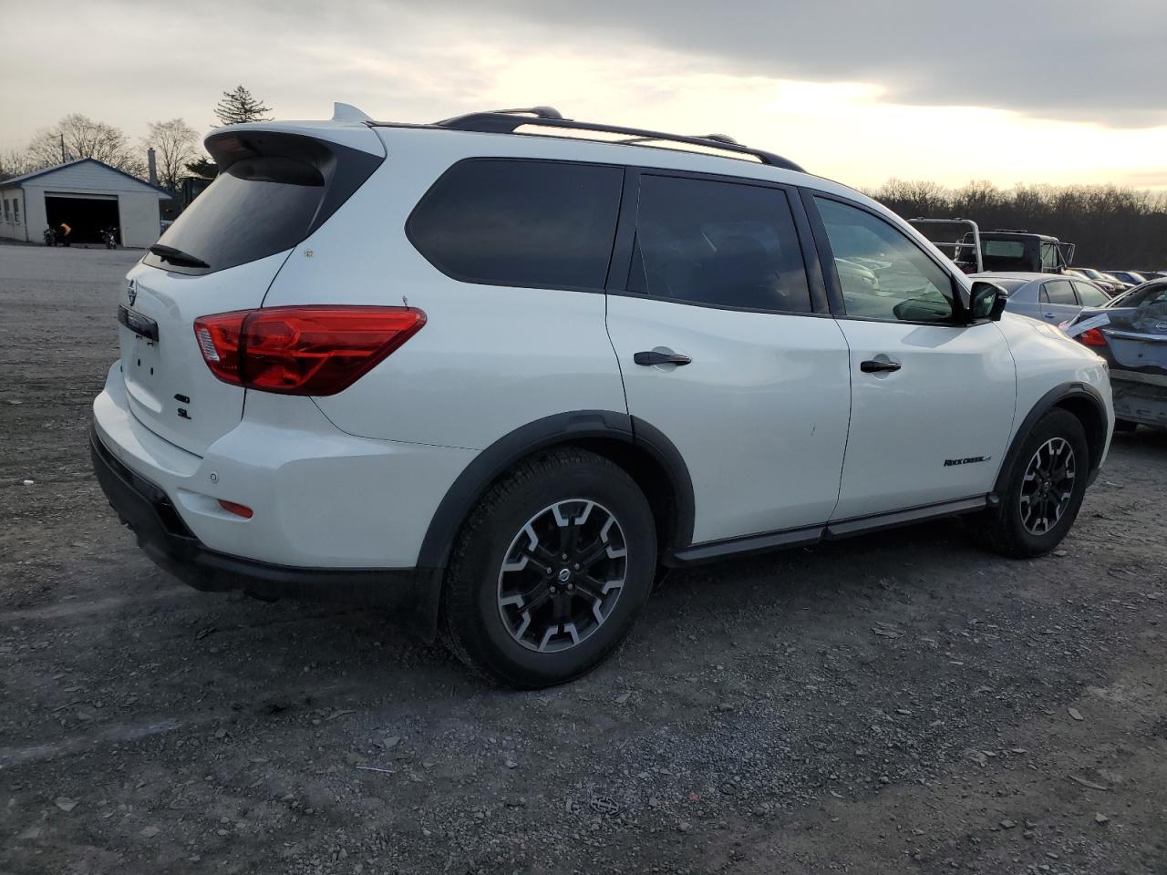 Image 3 of 2019 NISSAN PATHFINDER S 2019 with VIN 5N1DR2MM0KC654851