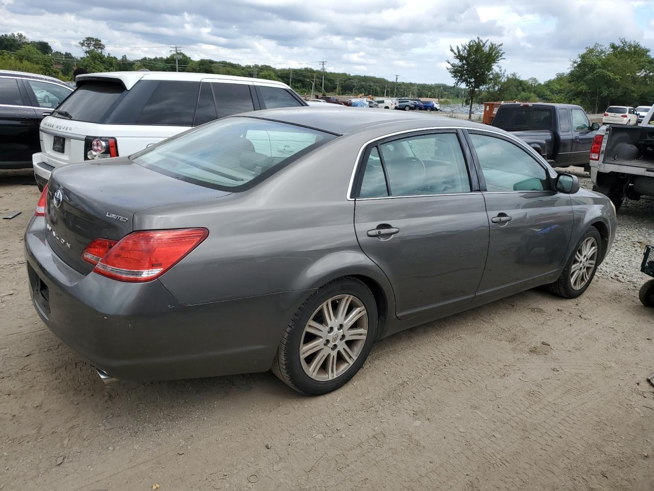 Image 3 of 2006 TOYOTA AVALON XL 2006 with VIN 4T1BK36B26U096188