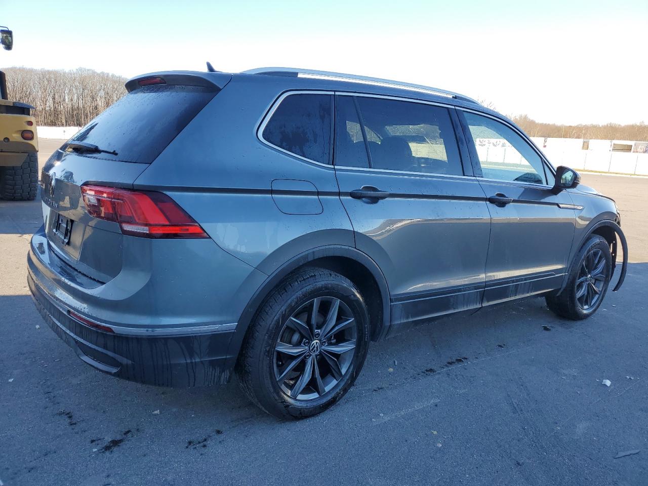 Image 3 of 2023 VOLKSWAGEN TIGUAN SE 2023 with VIN 3VVNB7AX0PM014851