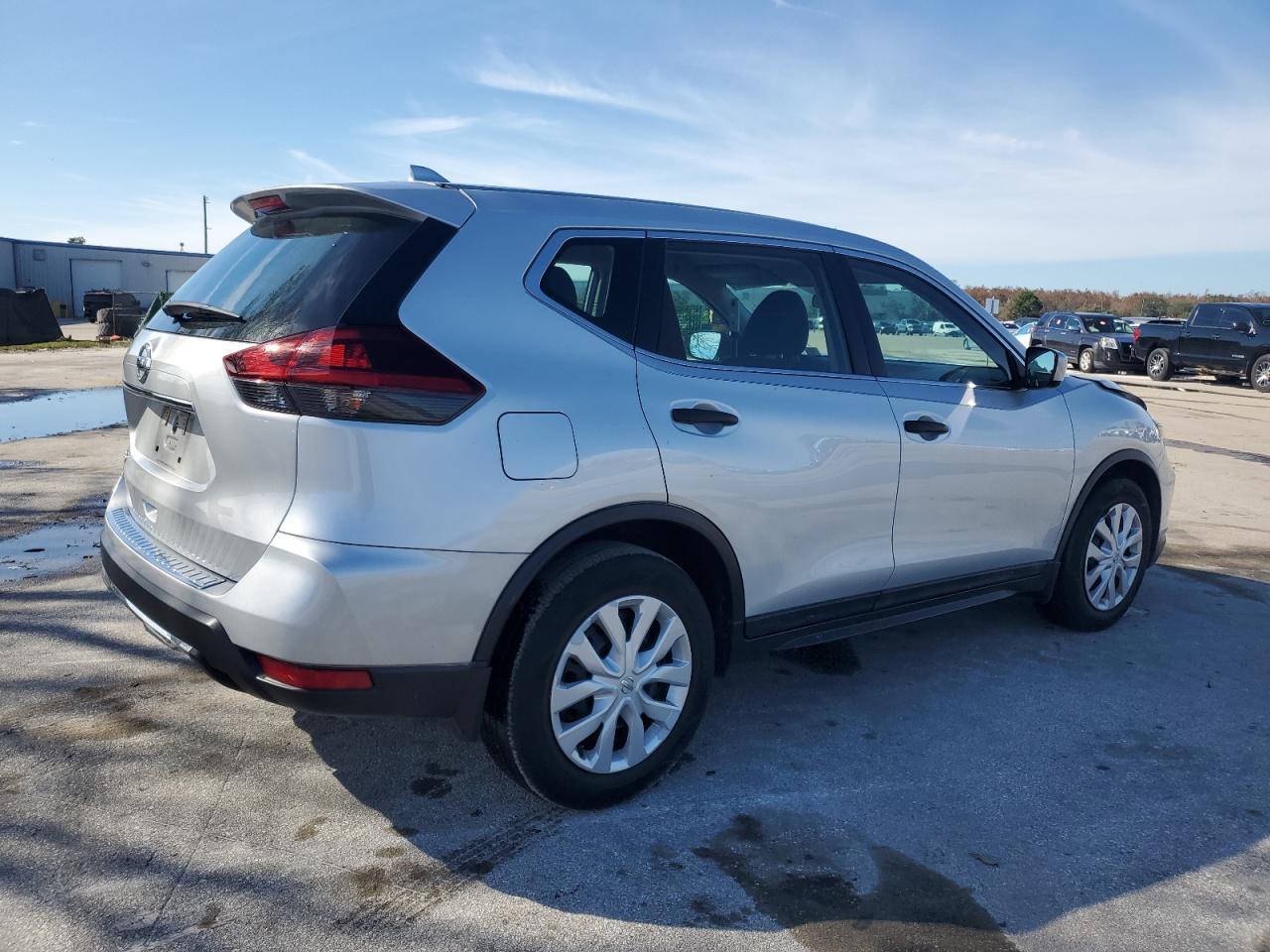 Image 3 of 2018 NISSAN ROGUE S 2018 with VIN 5N1AT2MT4JC755756
