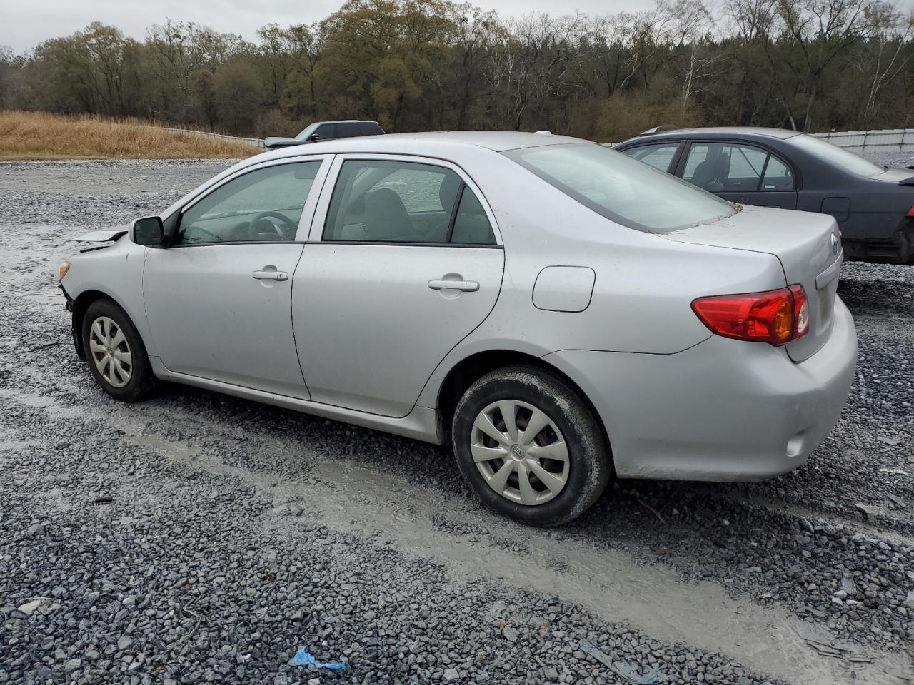 Obraz 2 z 2010 TOYOTA COROLLA BASE 2010 z VIN JTDBU4EE0A9101111