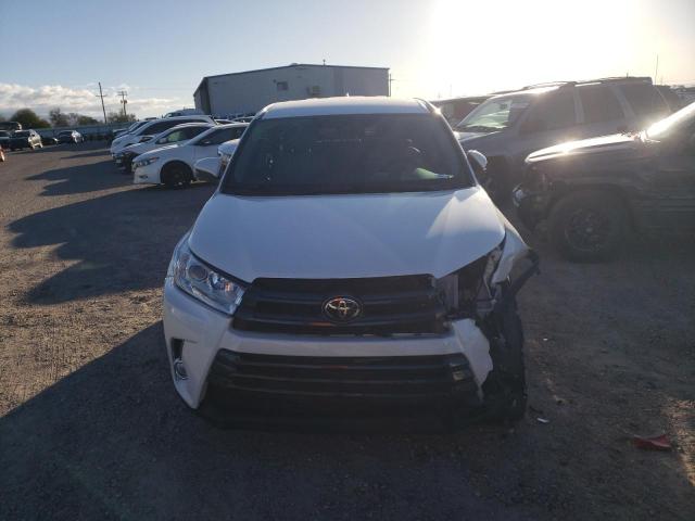 Image 3 of 2019 TOYOTA HIGHLANDER LE 2019 with VIN 5TDZZRFH5KS367314