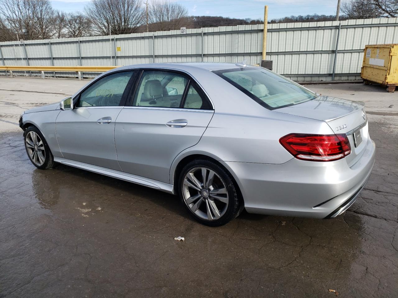 Obraz 2 z 2014 MERCEDES-BENZ E 350 2014 z VIN WDDHF5KB1EA964191