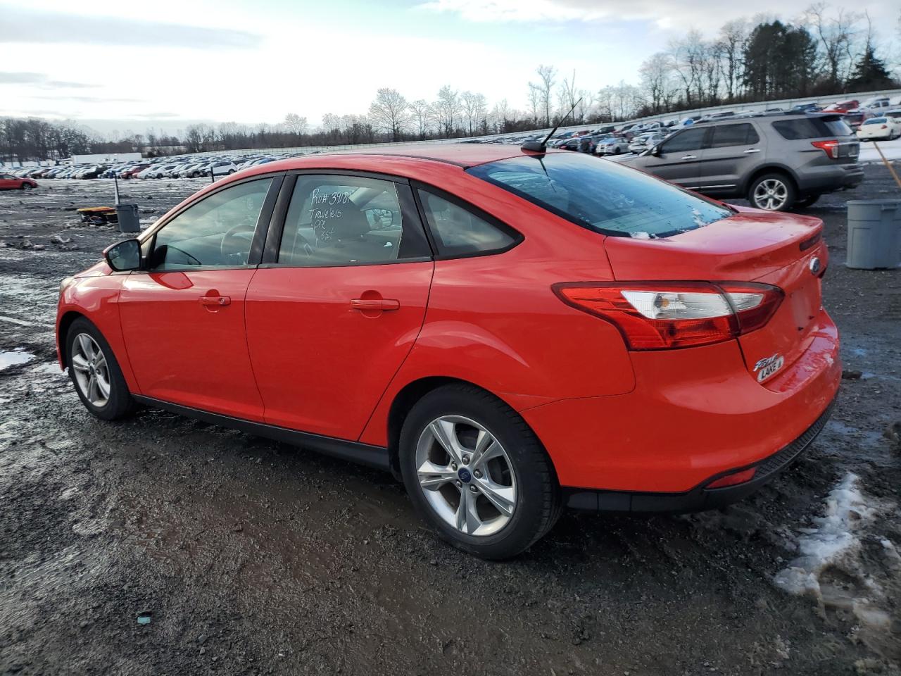 Image 2 of 2013 FORD FOCUS SE 2013 with VIN 1FADP3F29DL330477
