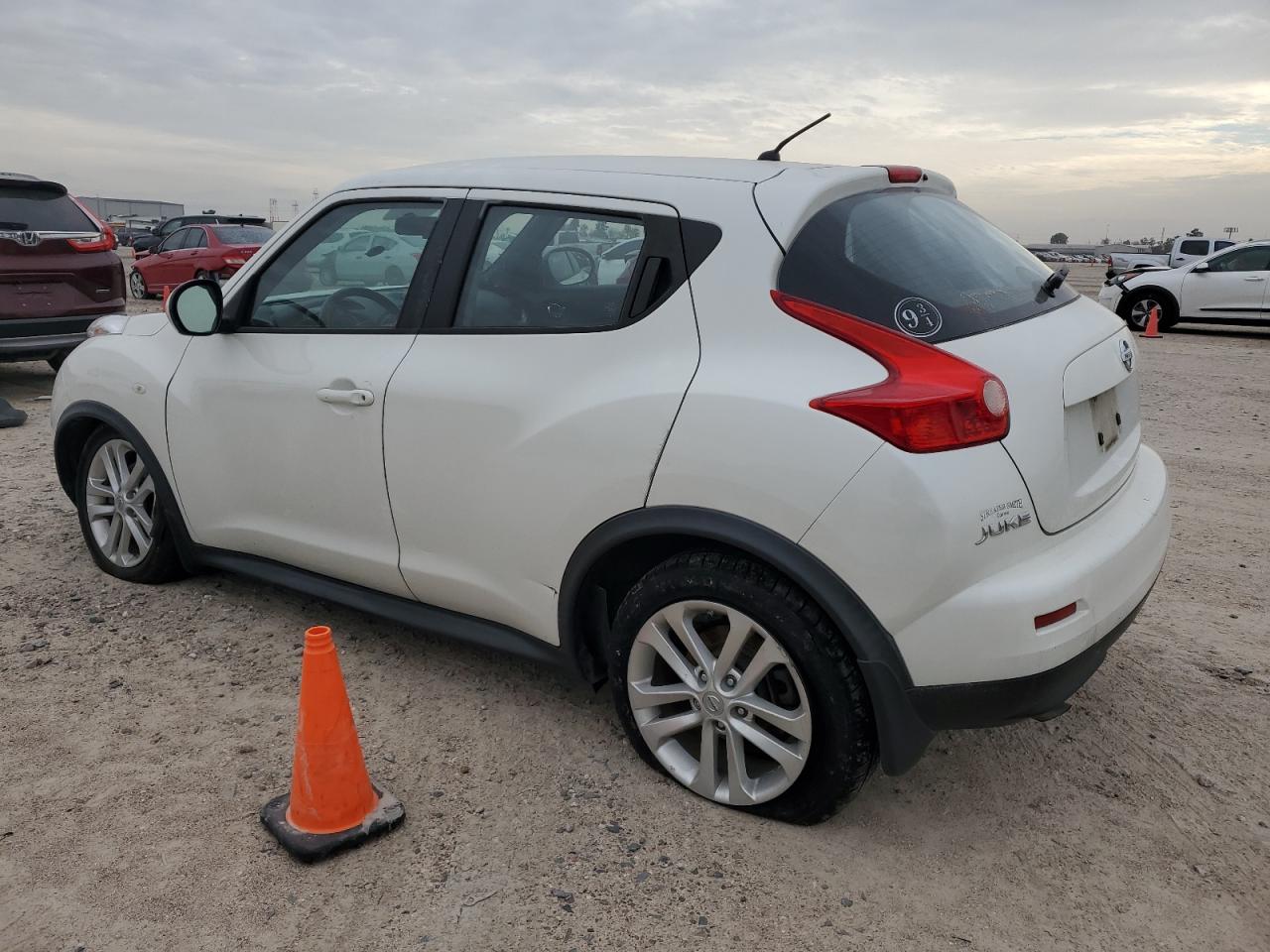 Изображение 2 2014 NISSAN JUKE S 2014 с VIN JN8AF5MR7ET454474