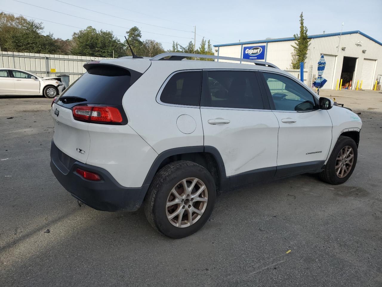 Image 3 of 2015 JEEP CHEROKEE LATITUDE 2015 with VIN 1C4PJMCB8FW529234