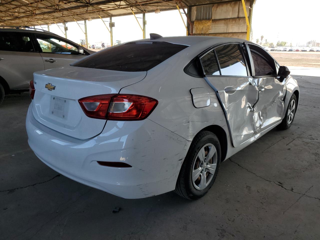Изображение 3 2018 CHEVROLET CRUZE LS 2018 с VIN 1G1BC5SM2J7176854